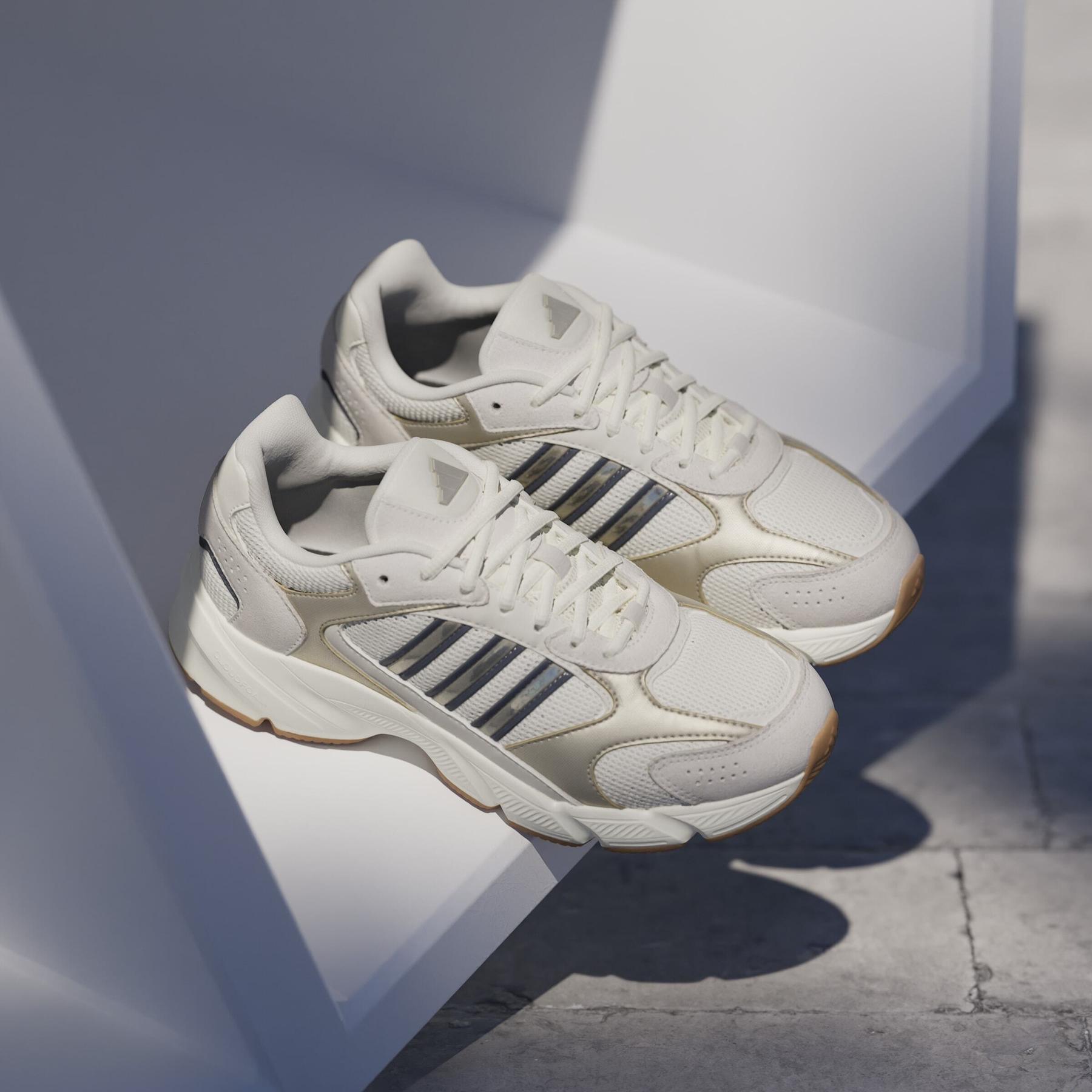product/a/d/adidas_ig4346_18_footwear_photography_heromrktng_view_5-nw091625.jpg
